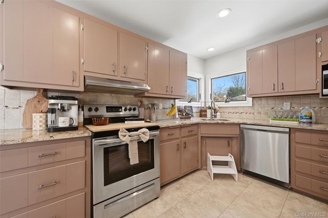 15 Mallard Drive, Center Moriches, NY 11934