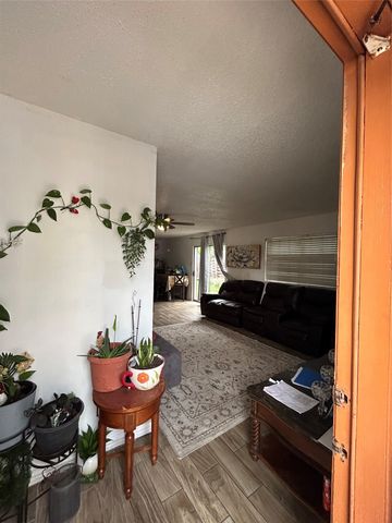 2729 Posey Drive, Irving, TX 75062