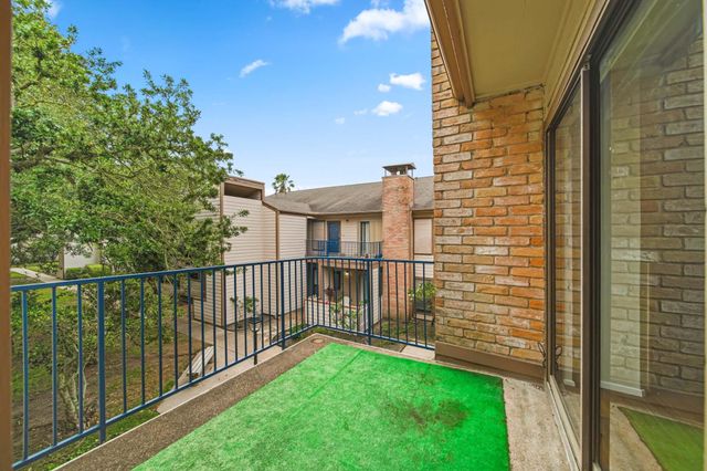 7116 N Holiday Drive, Galveston, TX 77550