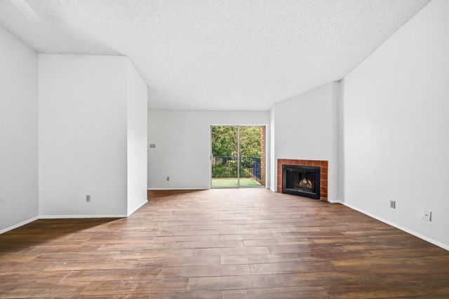 7116 N Holiday Drive, Galveston, TX 77550