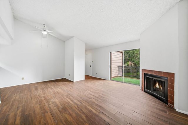 7116 N Holiday Drive, Galveston, TX 77550