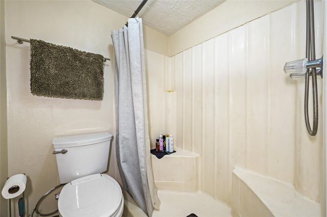 647 Davis Road, League City, TX 77573