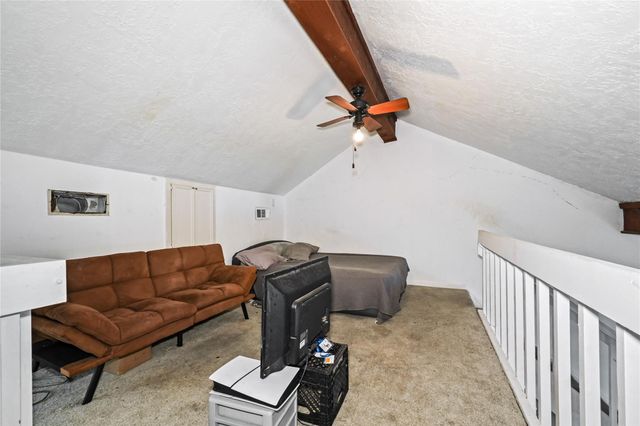 647 Davis Road, League City, TX 77573
