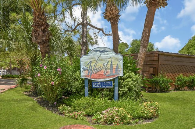 647 Davis Road, League City, TX 77573