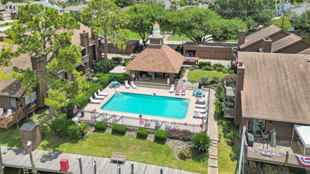 647 Davis Road, League City, TX 77573
