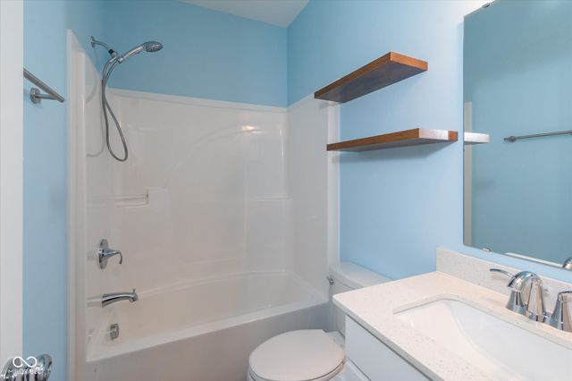 9708 Holborn Avenue, Mccordsville, IN 46055