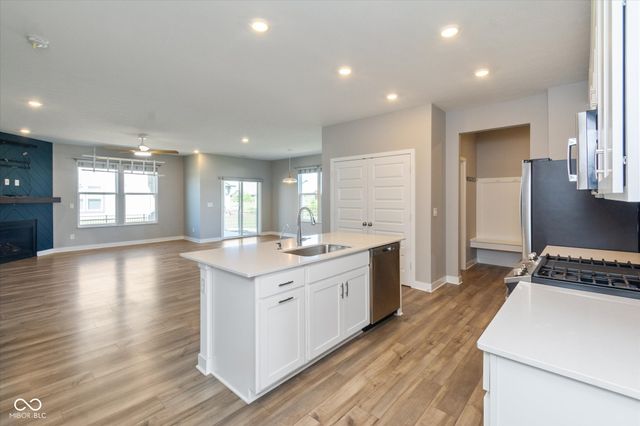 9708 Holborn Avenue, Mccordsville, IN 46055