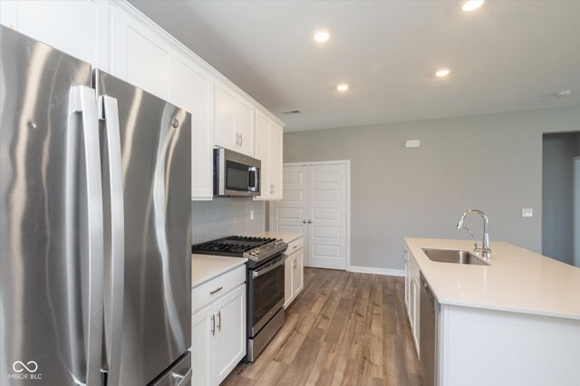 9708 Holborn Avenue, Mccordsville, IN 46055