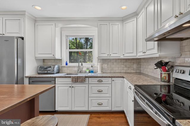 1426 HOLLYWOOD DR, Lancaster, PA 17601