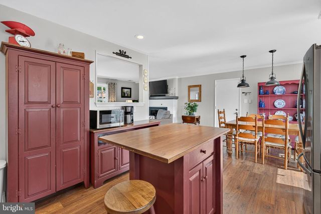 1426 HOLLYWOOD DR, Lancaster, PA 17601
