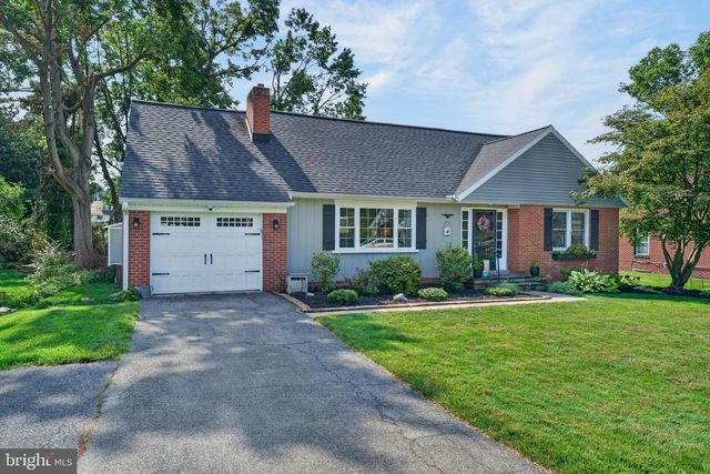 1426 HOLLYWOOD DR, Lancaster, PA 17601