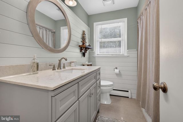 1426 HOLLYWOOD DR, Lancaster, PA 17601