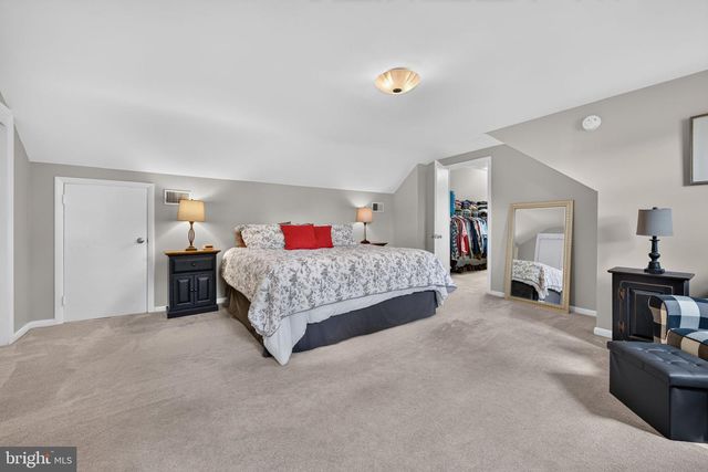 1426 HOLLYWOOD DR, Lancaster, PA 17601