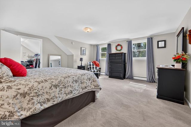 1426 HOLLYWOOD DR, Lancaster, PA 17601