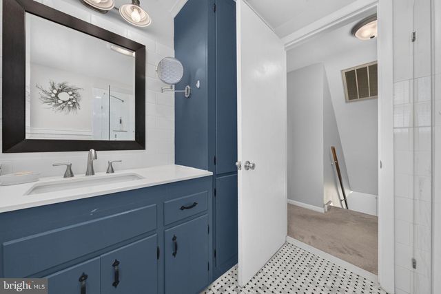 1426 HOLLYWOOD DR, Lancaster, PA 17601