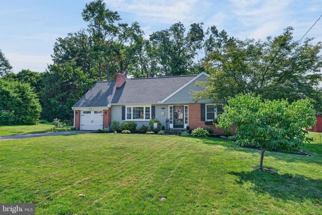 1426 HOLLYWOOD DR, Lancaster, PA 17601