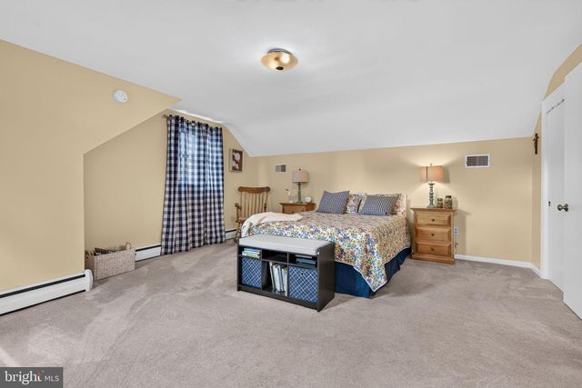 1426 HOLLYWOOD DR, Lancaster, PA 17601