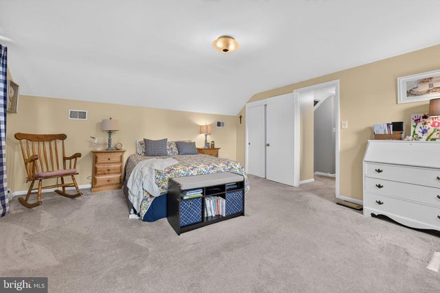 1426 HOLLYWOOD DR, Lancaster, PA 17601