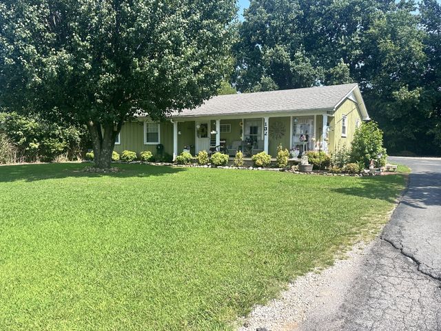 132 Jackson St, Lawrenceburg, TN 38464