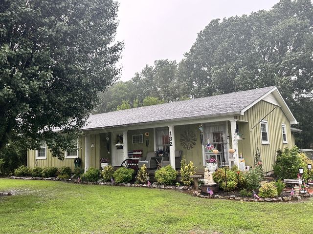 132 Jackson St, Lawrenceburg, TN 38464