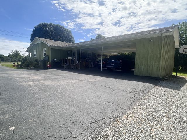 132 Jackson St, Lawrenceburg, TN 38464
