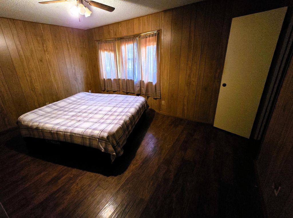 Image 6 of property listing at 324 Briarwood Drive, Bronte, TX 76933