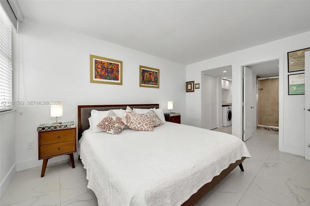 1420 Brickell Bay Dr 1003A, Miami, FL 33131