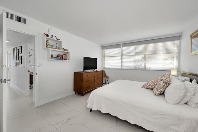 1420 Brickell Bay Dr 1003A, Miami, FL 33131