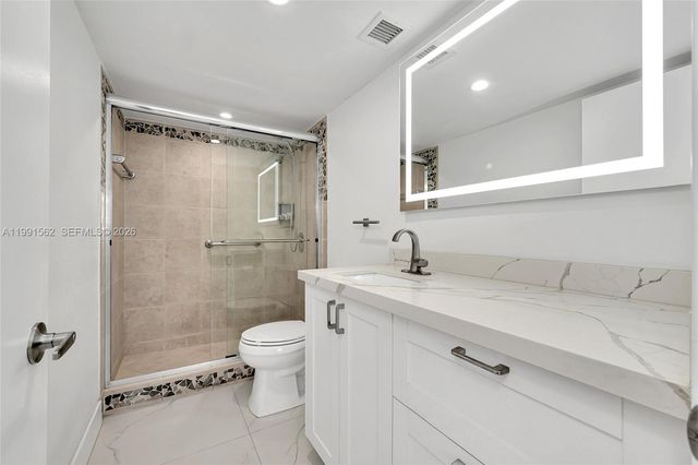 1420 Brickell Bay Dr 1003A, Miami, FL 33131