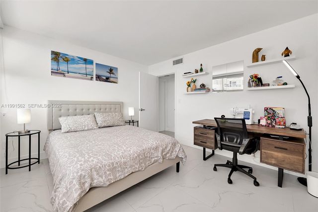 1420 Brickell Bay Dr 1003A, Miami, FL 33131