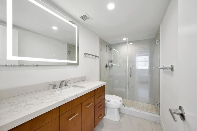 1420 Brickell Bay Dr 1003A, Miami, FL 33131