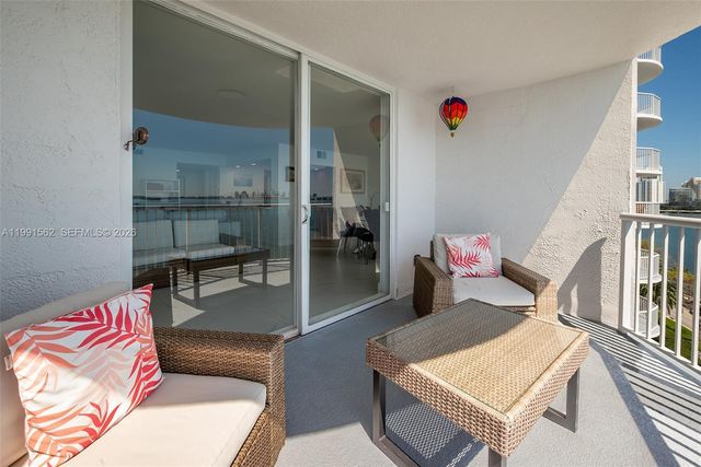 1420 Brickell Bay Dr 1003A, Miami, FL 33131