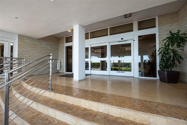 1420 Brickell Bay Dr 1003A, Miami, FL 33131