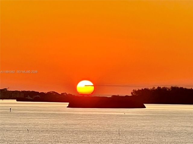 1420 Brickell Bay Dr 1003A, Miami, FL 33131