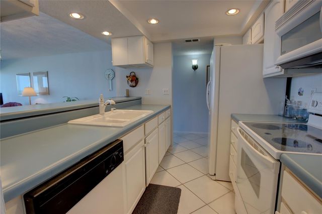 5201 S ATLANTIC AVENUE 405A, New Smyrna Beach, FL 32169