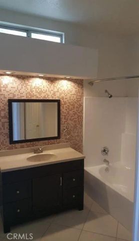 16283 Salinas, Victorville, CA 92394