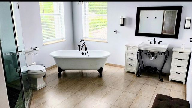 3460 SW 52nd St, Hollywood, FL 33312