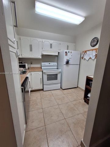 6700 Cypress Rd 409, Plantation, FL 33317