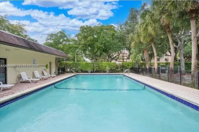 6700 Cypress Rd 409, Plantation, FL 33317