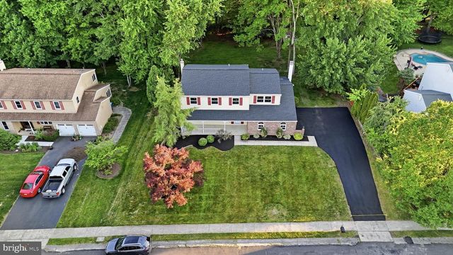 2461 PINE CONE RD, Warrington, PA 18976