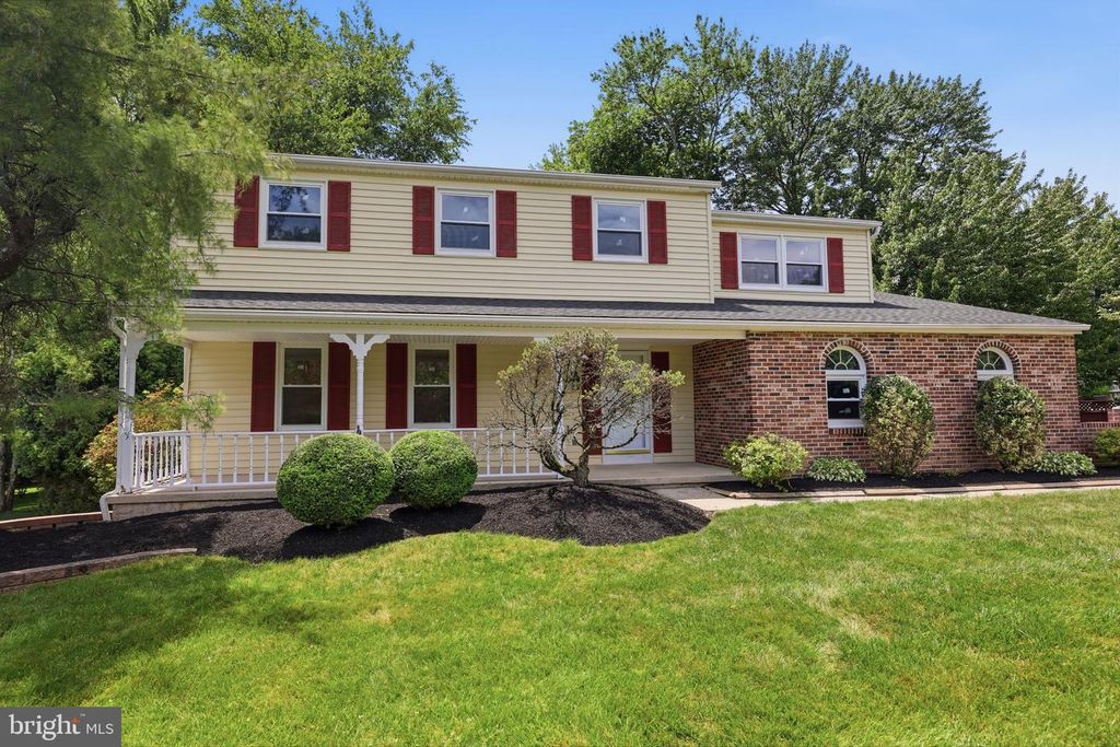 2461 PINE CONE RD, Warrington, PA 18976