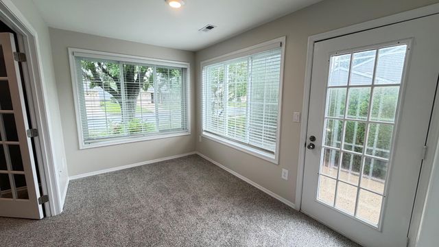 2 WINDMILL CT, Columbus, NJ 08022