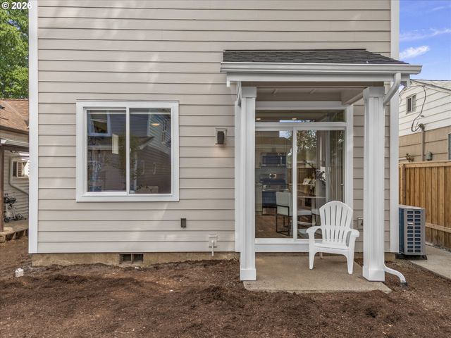 8805 N Dwight Ave, Portland, OR 97203