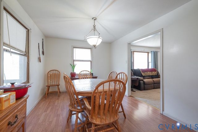 27 Sherwood Rd, Cartersville, VA 23027