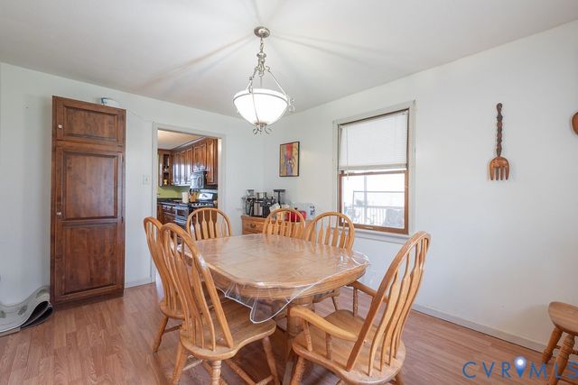 27 Sherwood Rd, Cartersville, VA 23027