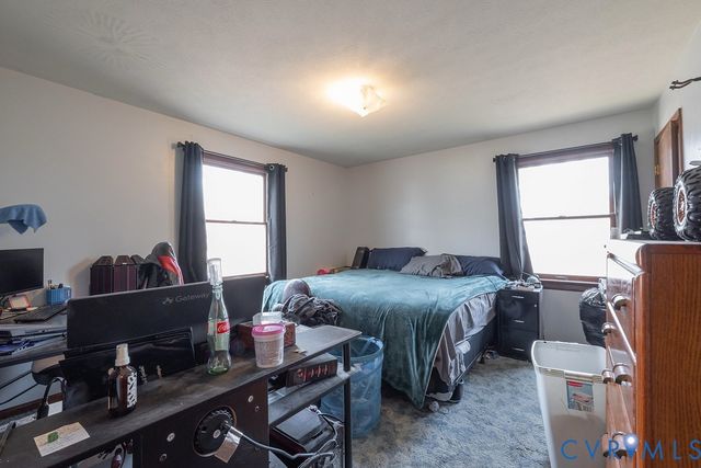 27 Sherwood Rd, Cartersville, VA 23027