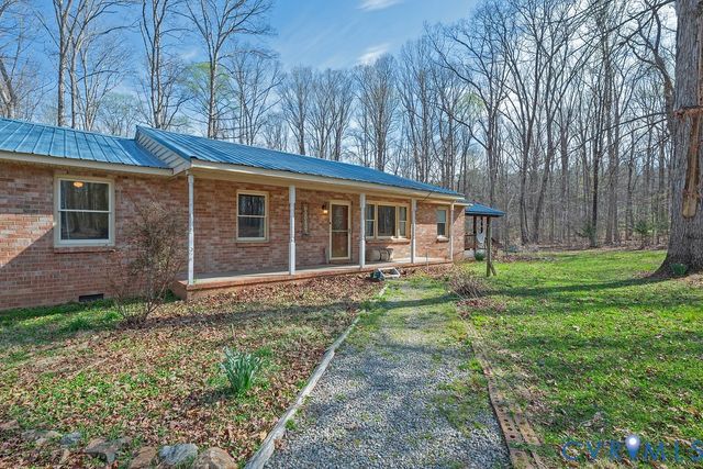 27 Sherwood Rd, Cartersville, VA 23027