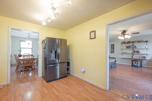 27 Sherwood Rd, Cartersville, VA 23027