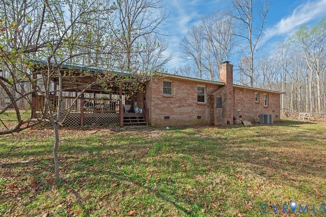 27 Sherwood Rd, Cartersville, VA 23027