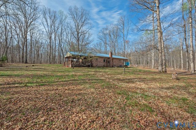 27 Sherwood Rd, Cartersville, VA 23027